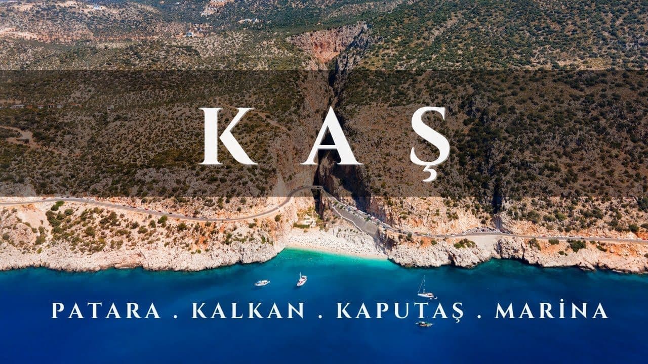 Luftaufnahme des Strands von Kaputaş in seiner Bucht zwischen den Felsen