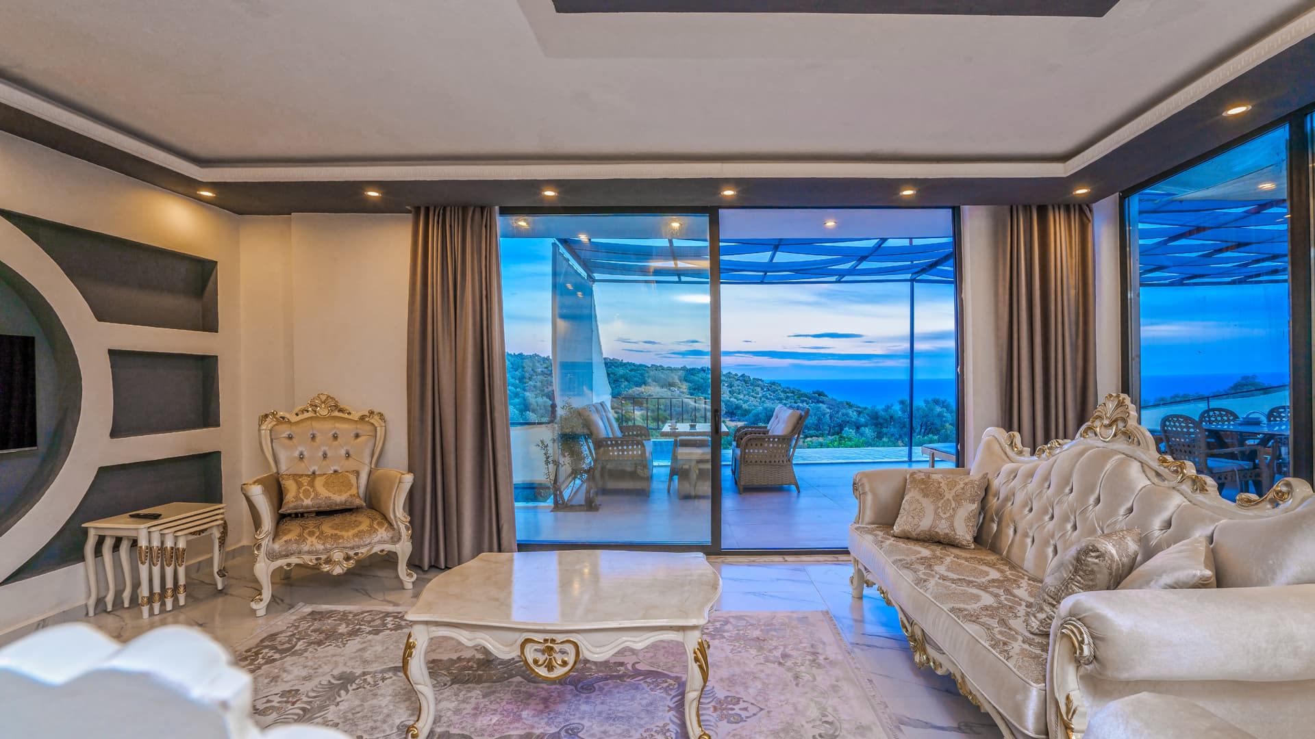 Villa Cemre, photo 3 of 49